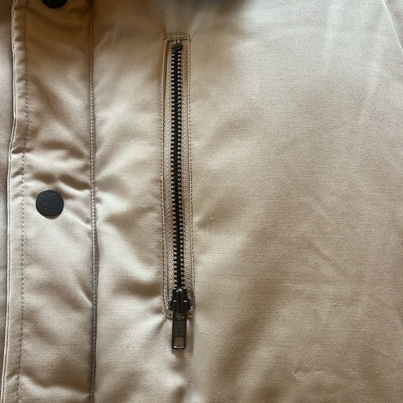 Men’s Large puffer vest - Picture 4 of 12